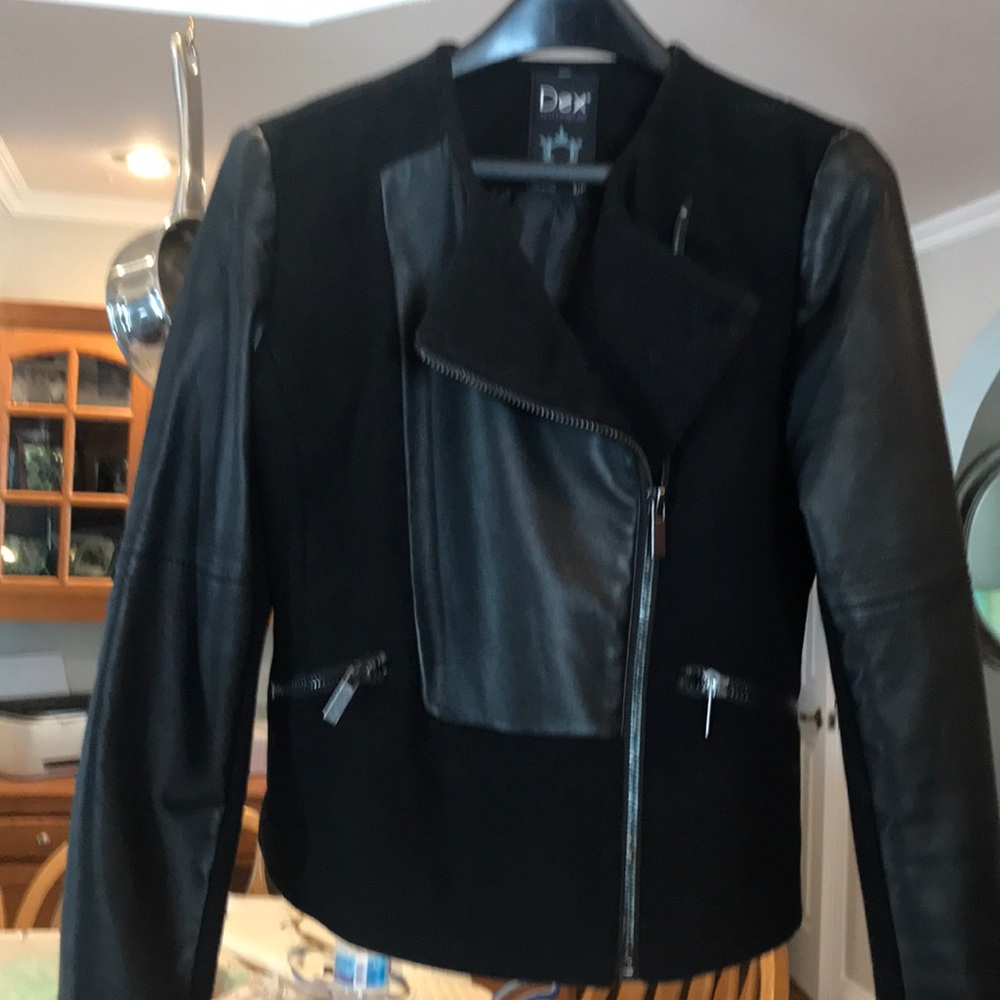 gorgeous faux leather/wool lined short jacket